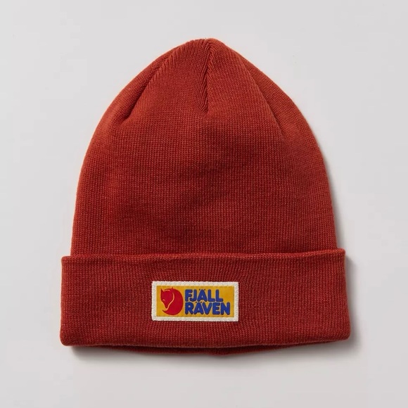 NWT Fjällräven Vardag Rust Color Logo Patch Beanie - Picture 2 of 3